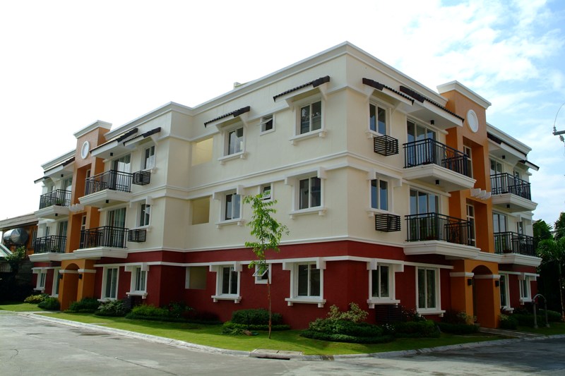 Palm Grove Condo in Paranaque